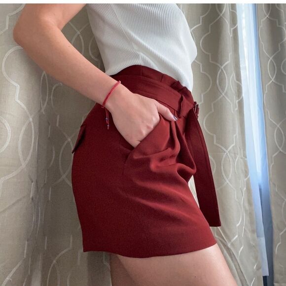 Vince High Red Waisted Belted Shorts - Picture 3 of 8